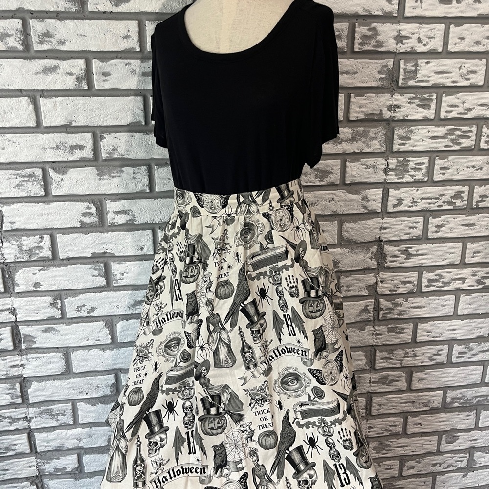Halloween themed A line skirt by Folter, size XL (12-14)